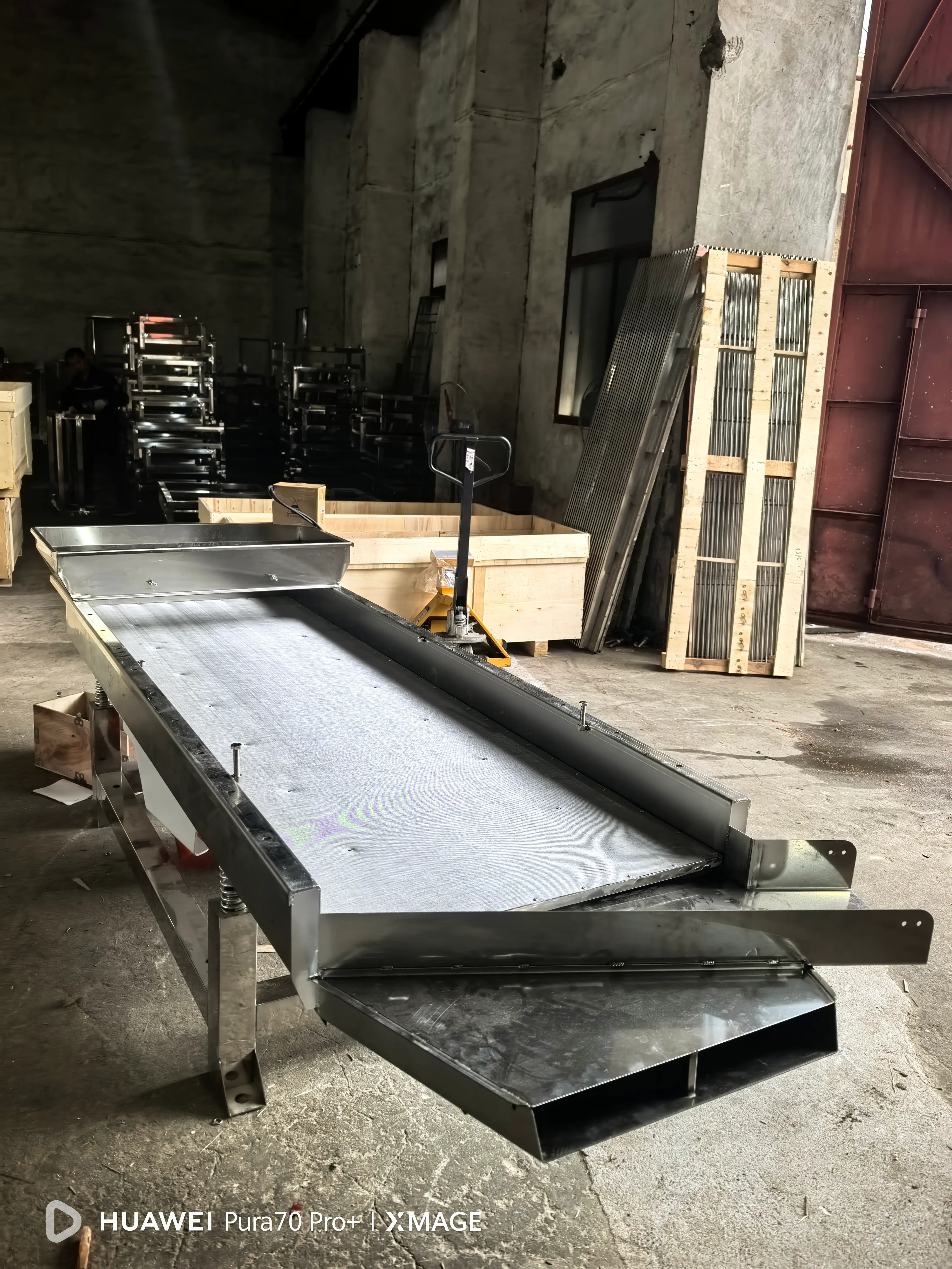 Shen Gong linear vibrating screen with customized wide discharge outlet